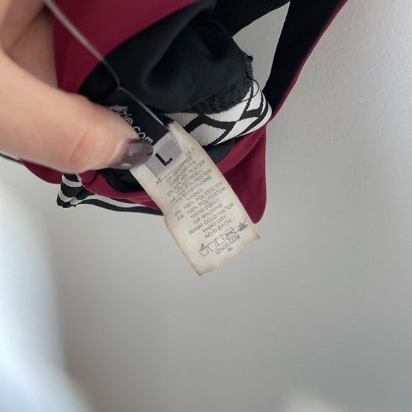 Onzie NWT Hot Yoga Lotus Open Back Bra Maroon Red - Picture 5 of 7